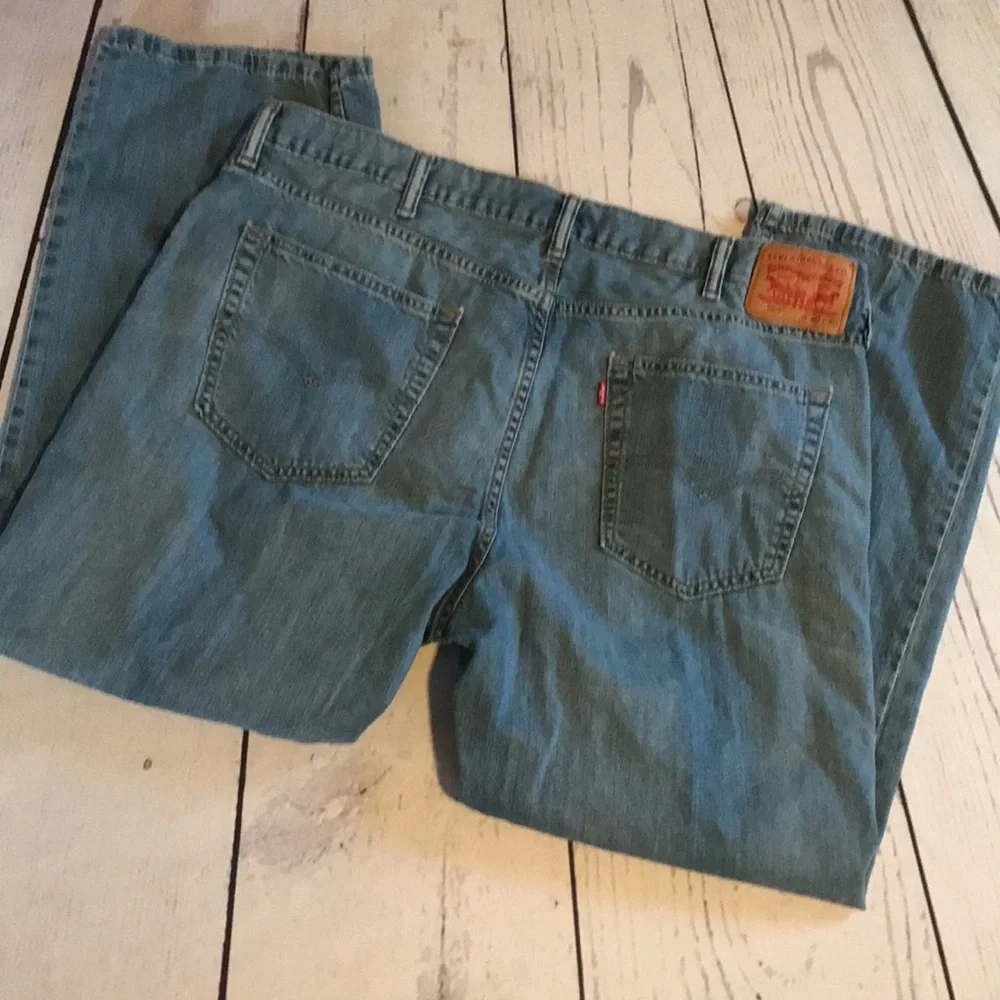 Levi’s 559 jeans
